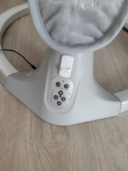 Vând balansoar bebeluși.