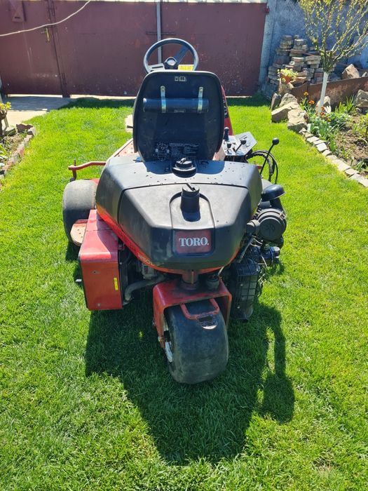 Toro greensmaster 3250D tractoras gazon tuns iarba