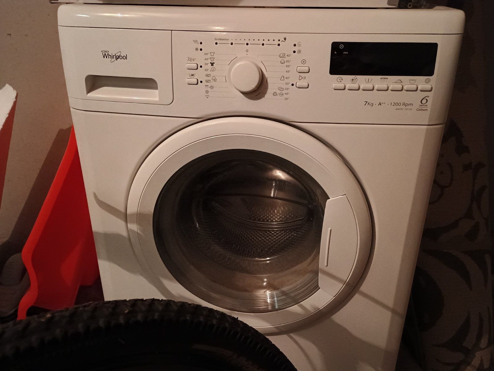 Продавам пералня Whirlpool  за части