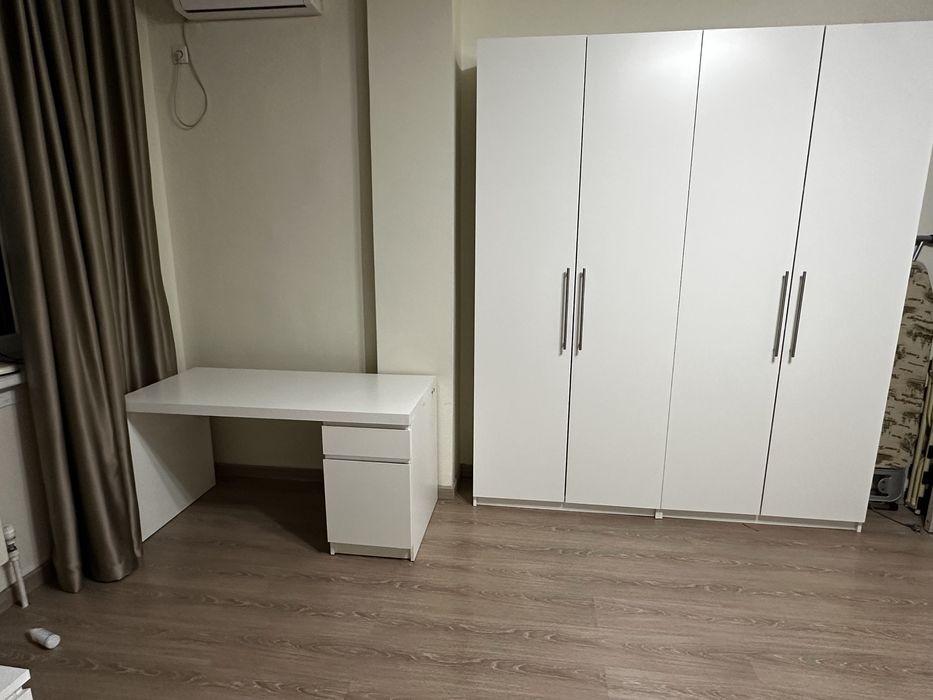 Продам IKEA два шкафа, стол и комод