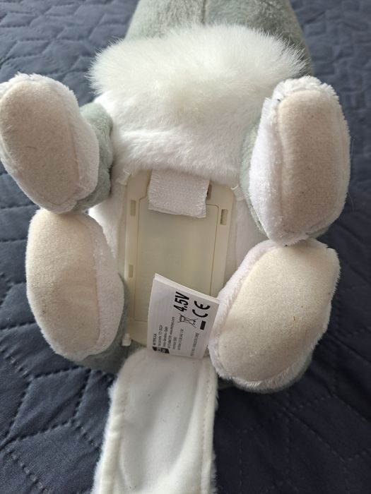 Jucărie interactiva de pluș Iepurașul Betsy