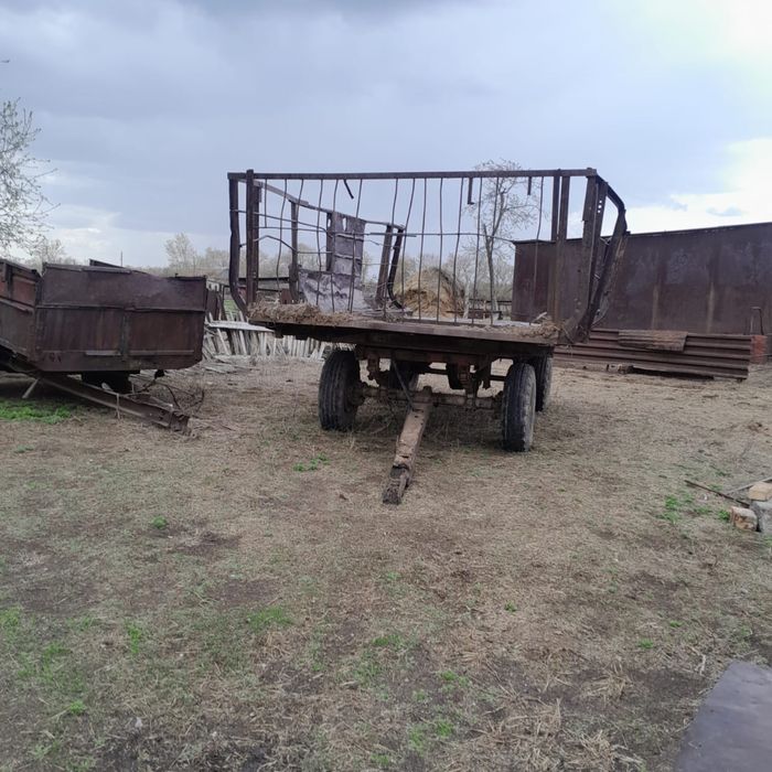 Трактор МТЗ 82 + Телега ПТС 4