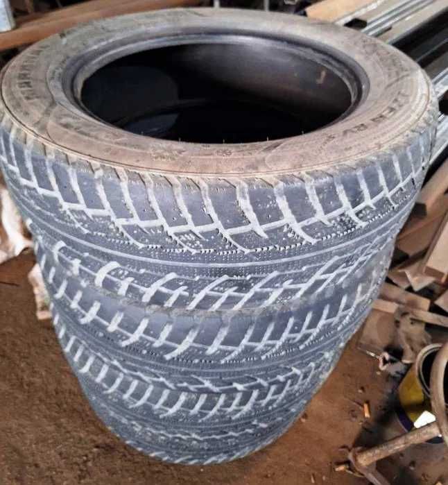 235/55/R158 Каптива. Всесезонные. Цена за все  4 шт.Без дефектов,