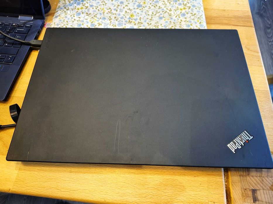 Workstation Lenovo T580 I7 8650U Ecran FlexView 15 256Gb SSD DDR4 Ram