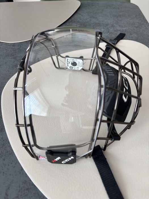 Хокейна маска CCM