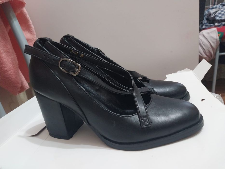 Продам новые туфли размер 33