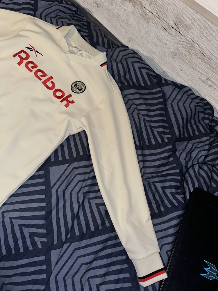Reebok xs пуловер