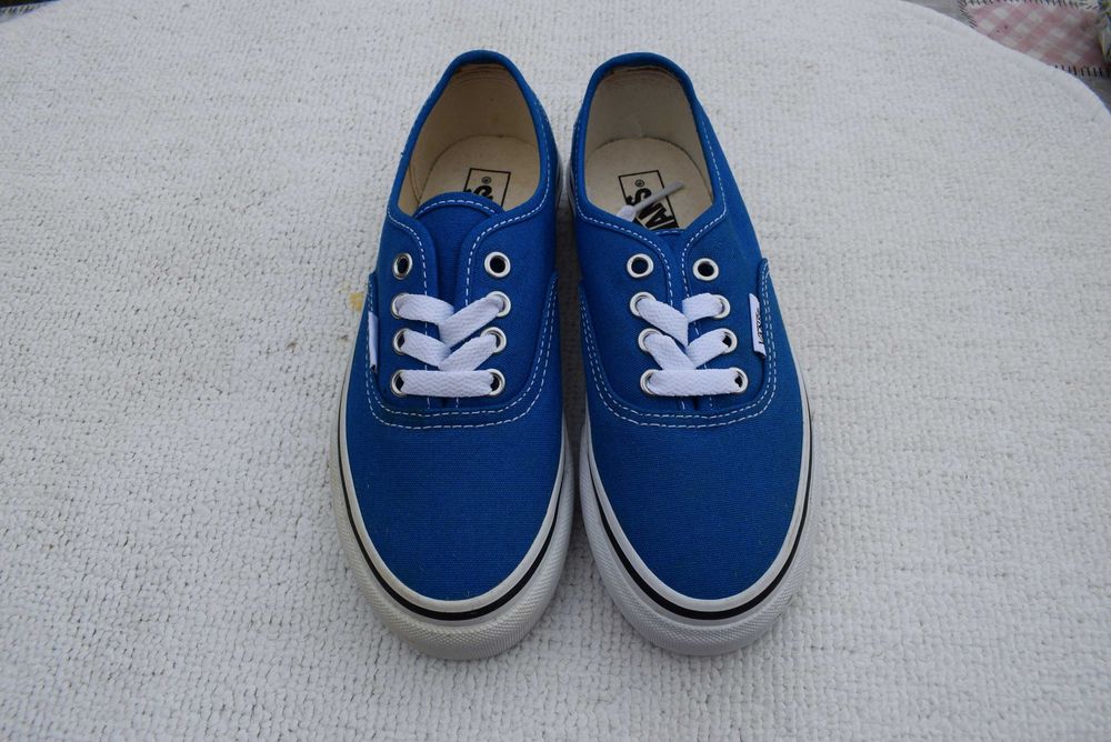 Tenisi Vans noi marimea 30,5