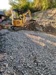 Inchiriez miniexcavator cu operator pentru diferite activități picon