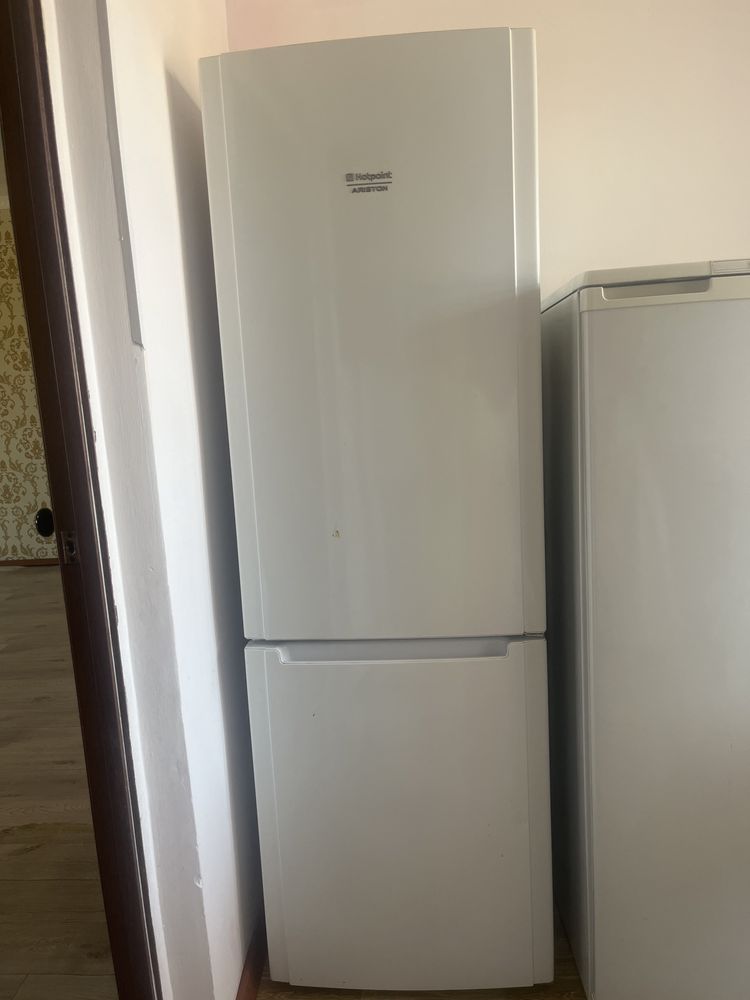 холодильник Hotpoint Ariston запчастқа беріледі