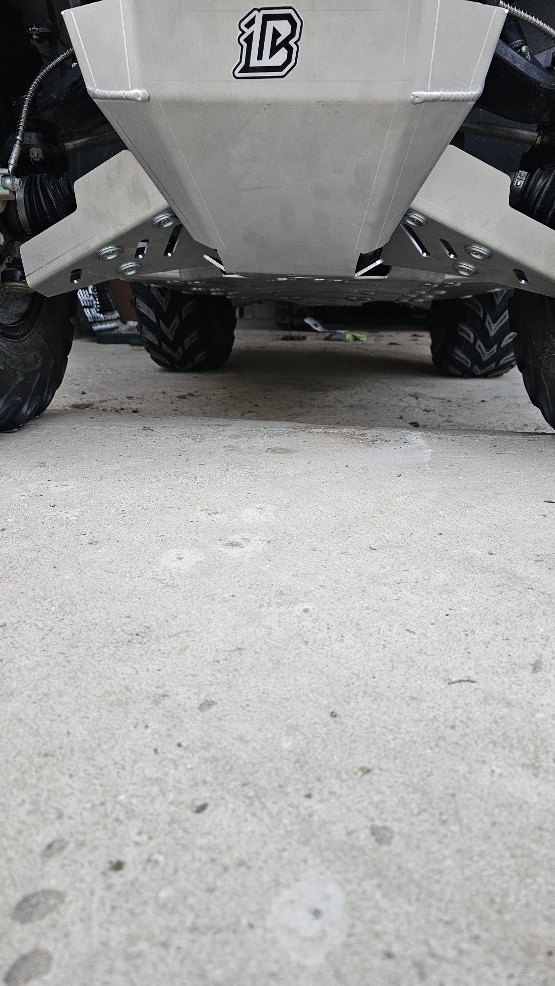 Vînd  CF moto 450 L