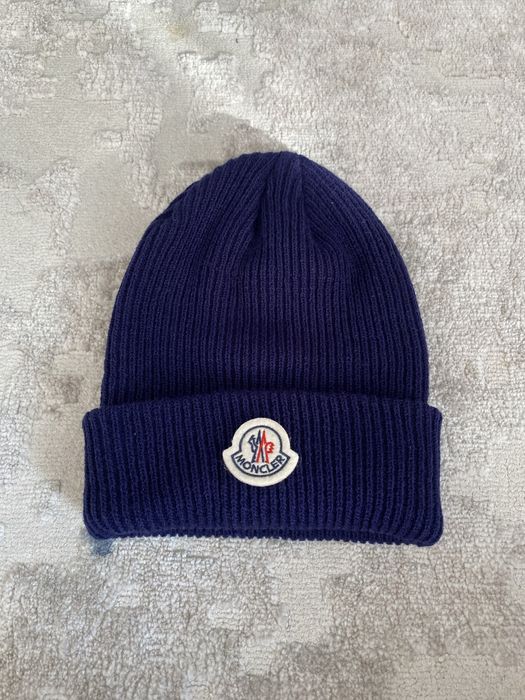 шапка от moncler