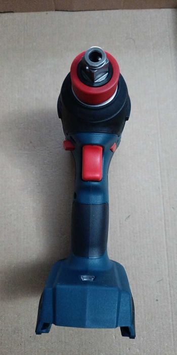 Акумулаторен  гайковерт  BOSCH  GDX 18V-200