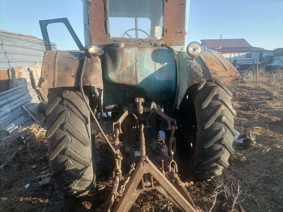 Трактор мтз 80...