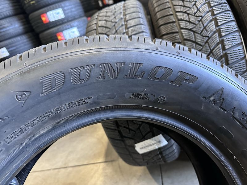 235/65/17 Dunlop 4piese