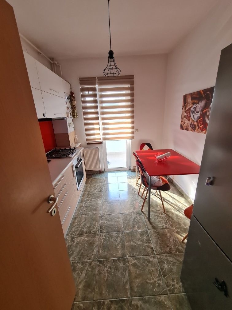 Inchiriez apartament 2 camere