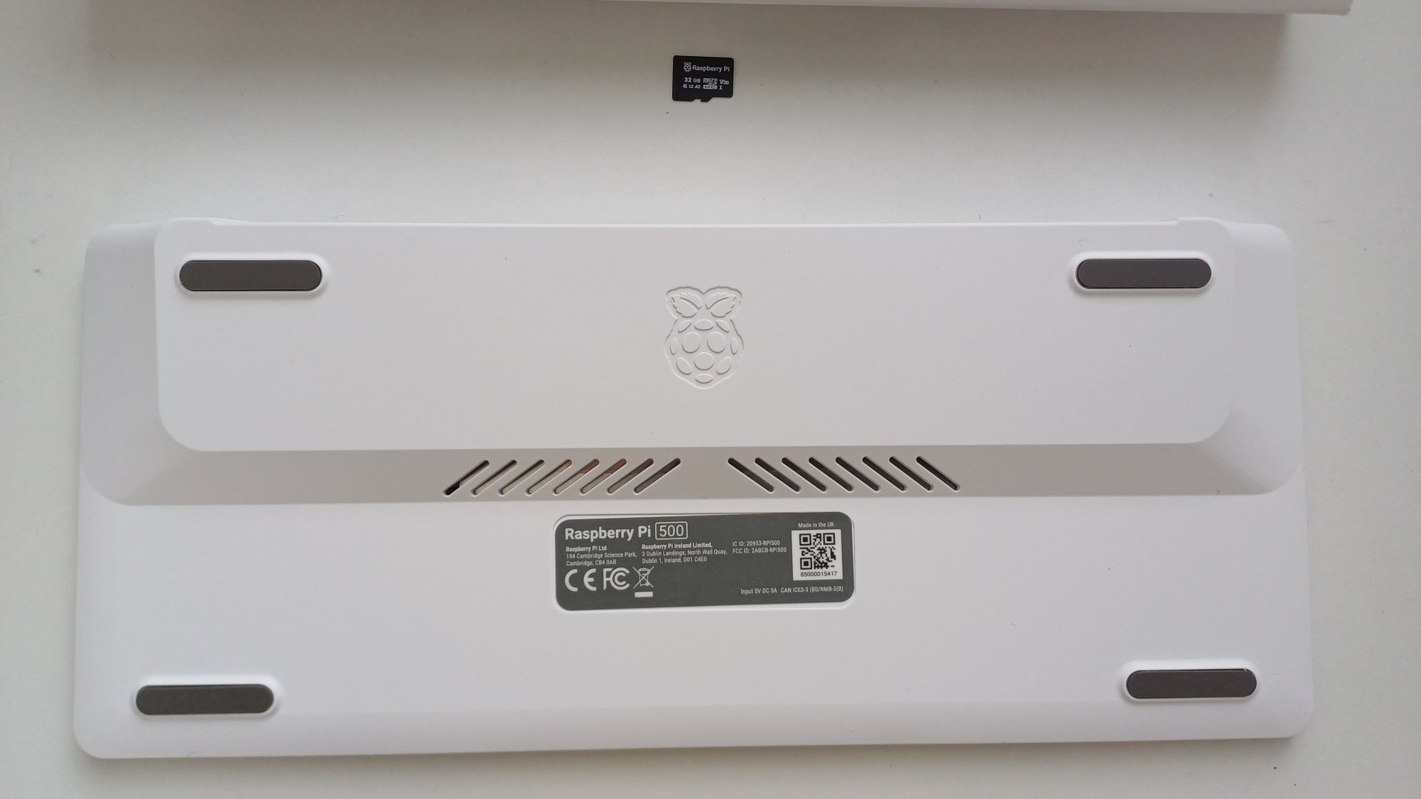 Vând Raspberry Pi 500