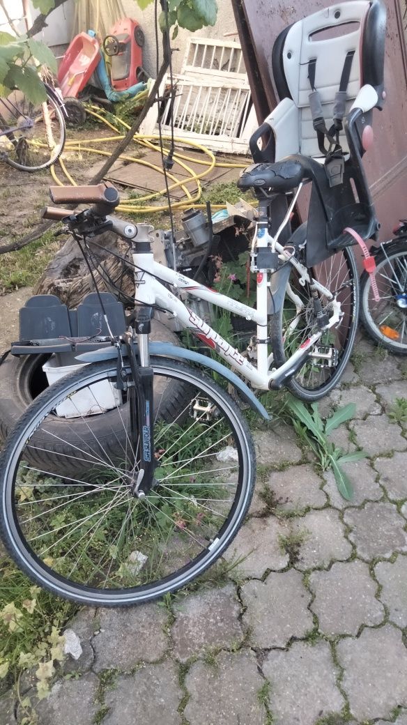 Vand bicicleta damă