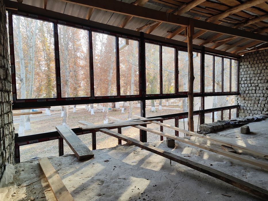 Loish parkni yonida xovli sotiladi Oqdaryo tumani