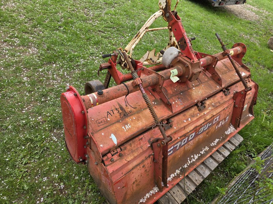 Vând freza japoneza yanmar si încărcător frontal