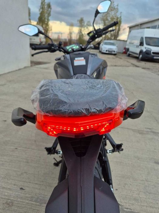 Motocicleta strada Barton Naked 125 cc (permis A1)