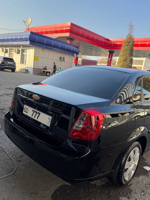 Продам свою Gentra 2023 черного цвета 1 евро механика