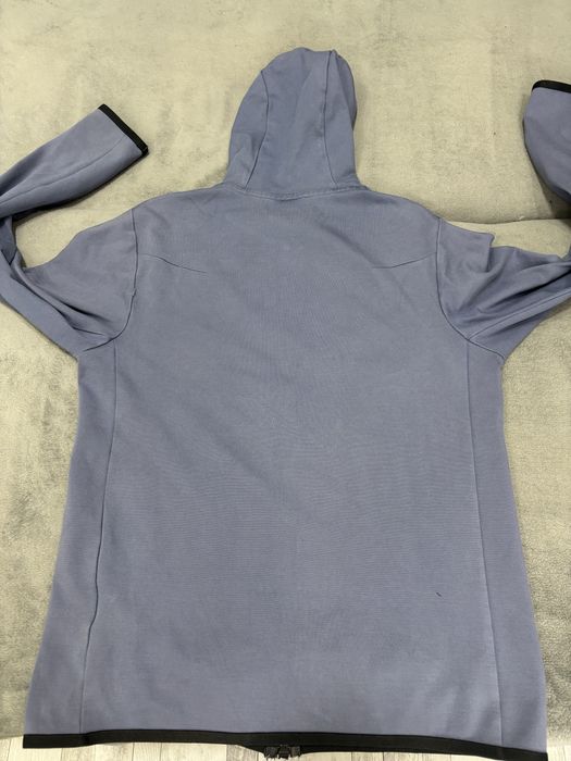 Чисто нов Nike tech