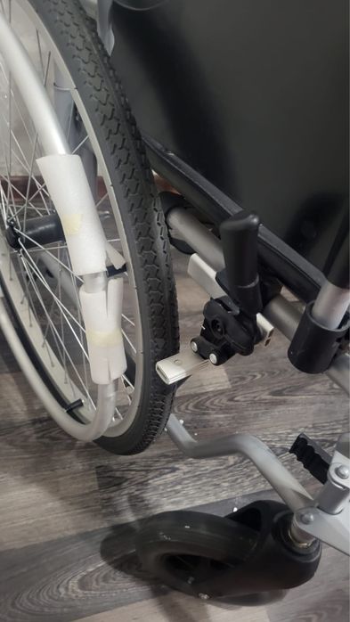 Продам инвалидную коляску