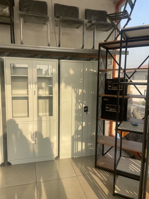 Metalichski shkaf va mebil jihozlar