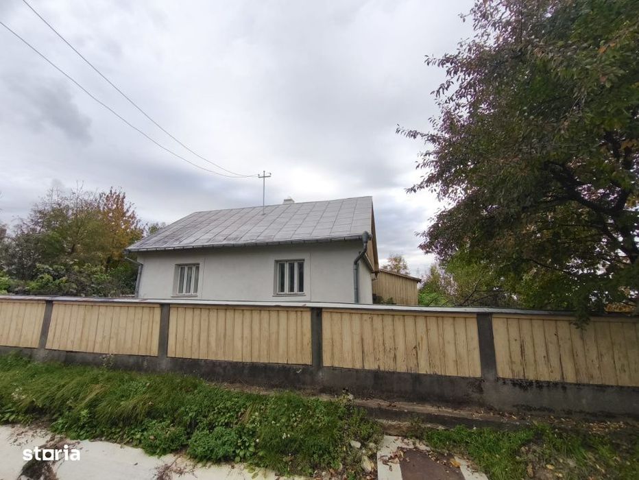 Casa individuala, 60mp, teren 3000mp, zona Padureni, Siret