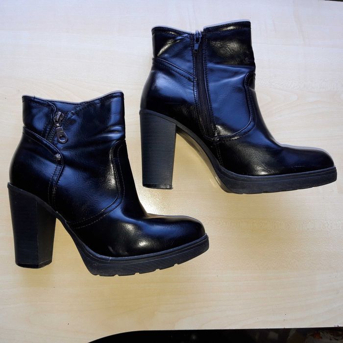 Дамски черни боти с ток, 38 номер