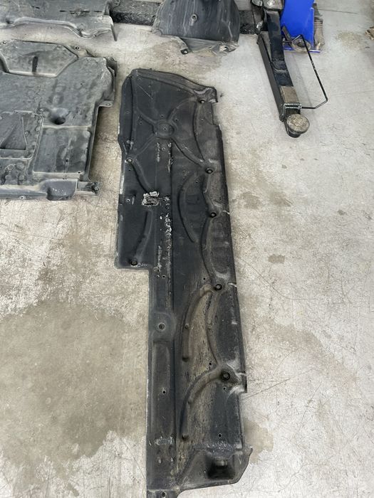 кора/кори под мотора,скоростите,бронята за mercedes benz w212