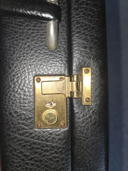 Geanta Servieta Diplomat neagra, folosita dar bună, fara defecte, ca i