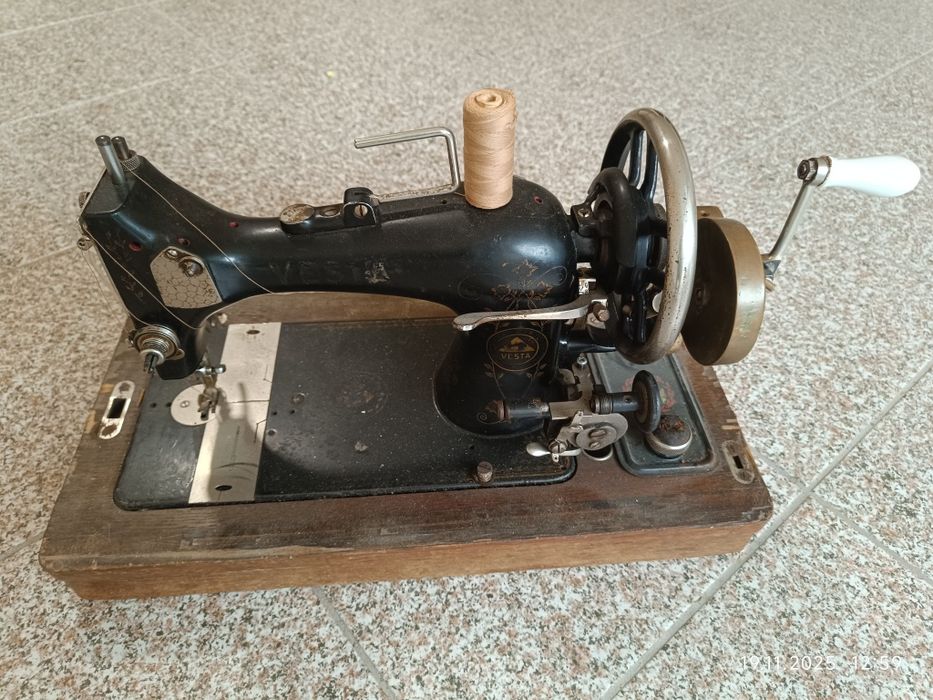 Шевни машини SINGER и VESTSA.