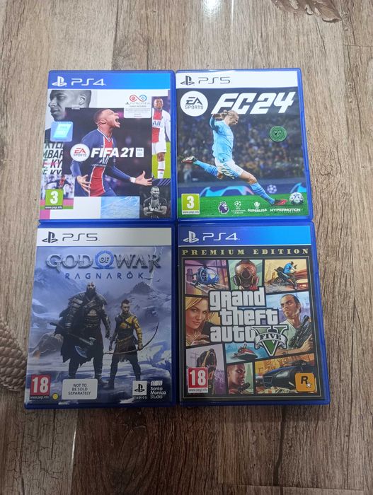 PS5 cu un controler 4 jocuri și toate accesoriile