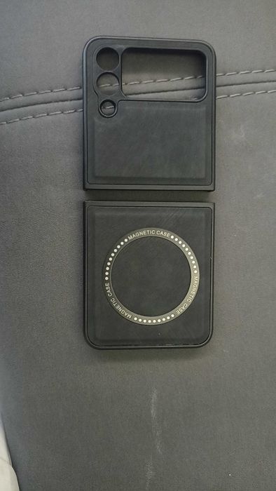 Лот от 2бр калъфи за Galaxy flip 4