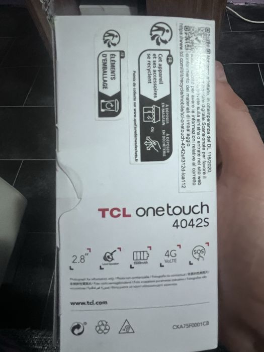 Продавам TCL 4042S