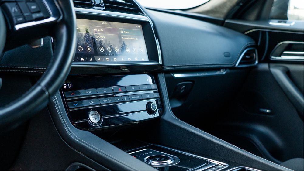 Jaguar F-Pace R-Sport 2.0 Diesel, 25D, 241CP, 2019.