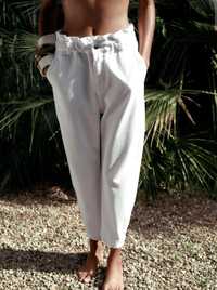 Продам белые женские джинсы фирмы "ZАRA" размер 38