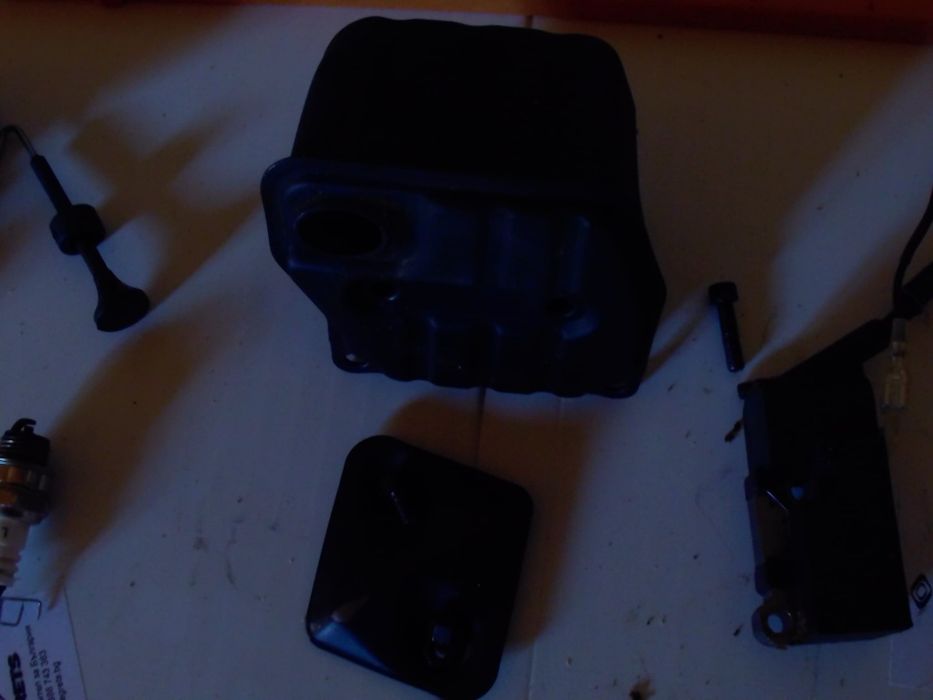 Китайска моторна резачка Stihl на часи