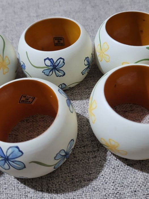 Комплект от 6  дървени пръстени за салфетки