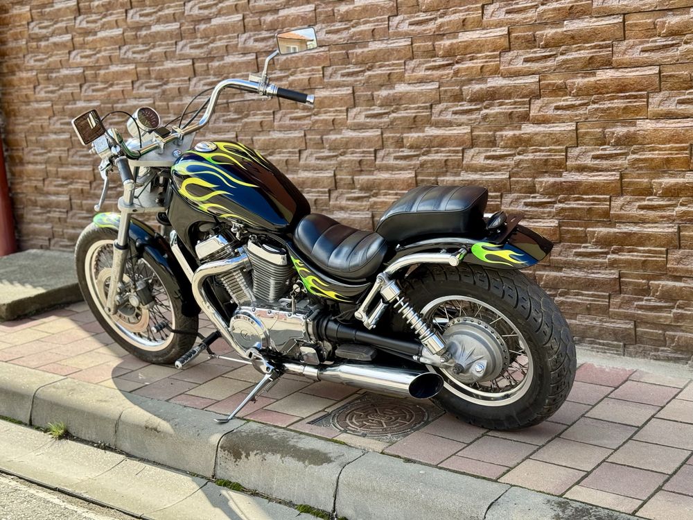 Suzuki Intruder VS700