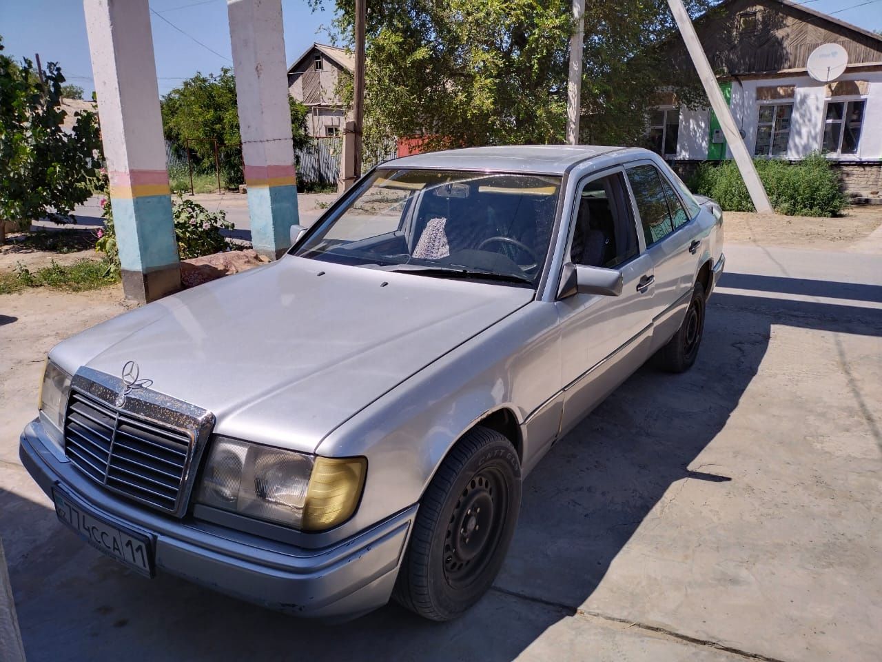 Mercedes     260