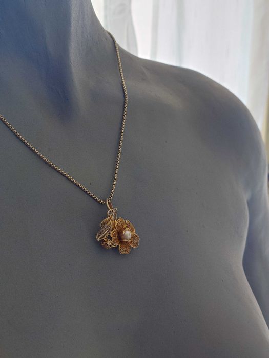 Pandantiv floare cu perla naturala - argint 800 aurit