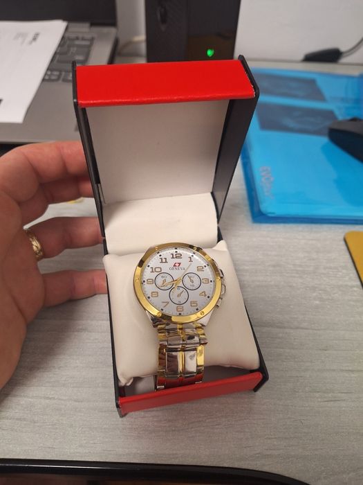 Ceas Geneva cu cutie