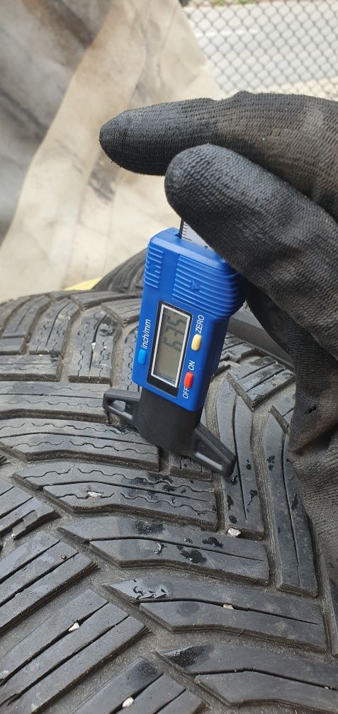 215/60/16 michelin alpin 6  .2броя