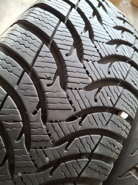 2 Anvelope M+S  185 65 r15 Michelin