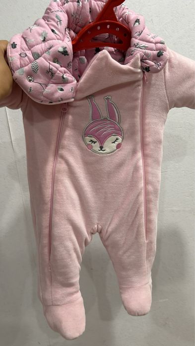 Продам осеннию курточку для двойняшек