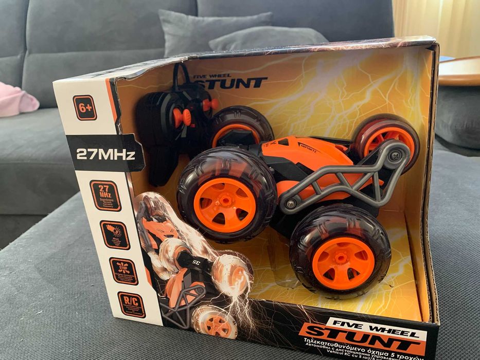 Бъги за каскади с дистанционно Five Wheel Stunt Car - Ново