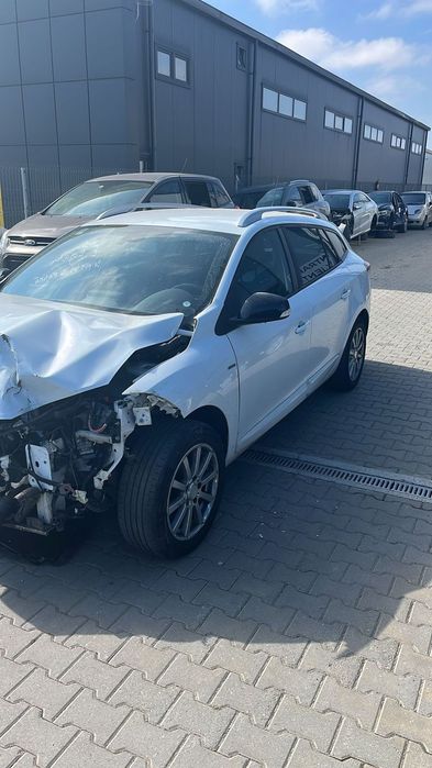 Dezmembram Renault Megane 3 1.5 din 2015